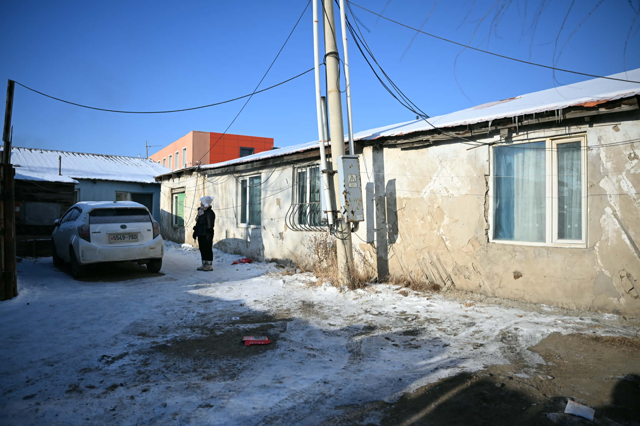 Нийслэлд үйл ажиллагаа явуулж байгаа нийтийн байруудад хяналт, шалгалт хийж байна